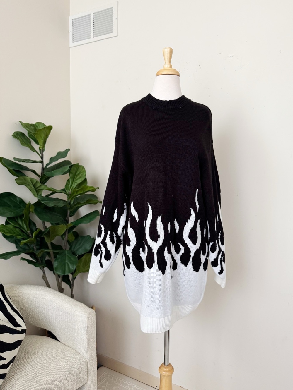 H&M Black & White Flame-Pattern Crewneck Sweater